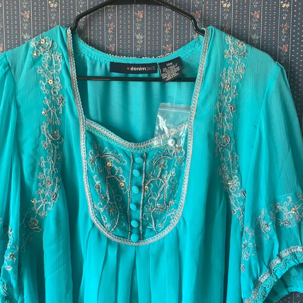 Denim 24/7 20 turquoise with extra button in need
